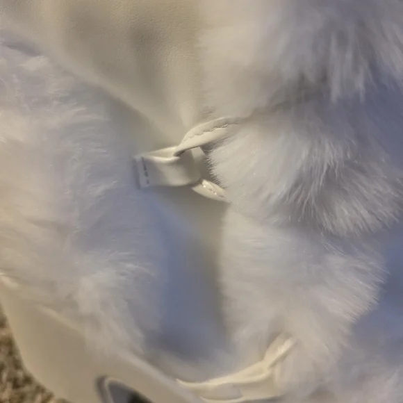 Chic White Faux Fur Lace-Up Heeled Boots - Picture 5 of 7